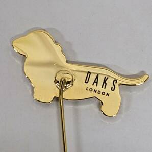 【18255】DAKS ダックス ピンブローチ ゴールド 箱付き 取説付き 総重量5.22g アクセサリー ブローチ ドック 犬の画像4