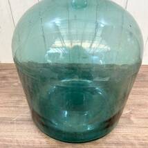 C32▲昭和レトロ アンティーク 古い 緑 グリーン ガラス瓶 ボトル瓶 デミジョンボトル 花瓶 オブジェ 什器 古道具 花器 気泡ガラス_画像7