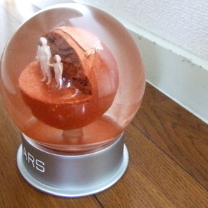 新品/定価8,000円☆MARS DUST GLOBE☆火星スノードーム 宇宙 惑星 砂の嵐 砂嵐 親子マーズダストグローブbeams ideaオブジェ置物ガラス製の画像4