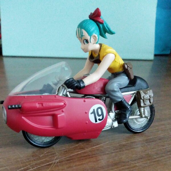 ドラゴンボールバイクフイギュア　メカコレクション　ブルマ