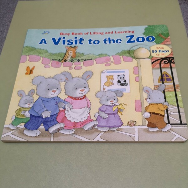 ◎A Visit to the Zoo (Busy Book of Lifting and Learning)　英語版