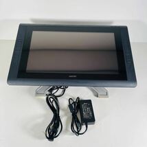 Wacom 液晶ペンタブレット DTH-2200/K0 ワコム 液晶ペンタブレット 21.5インチ タッチ機能搭載 Cintiq 22HD touch_画像1