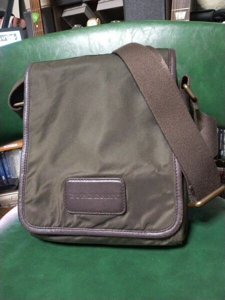 BURBERRY★Rare Classicaly Middle Sized Shoulder/Cross Body Bag(^^ゞ