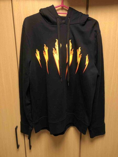 正規 19AW Neil Barrett ニールバレット FIRE BOLT ファイヤー 炎 ボルト サンダー 稲妻 プルオーバー パーカー 黒黄 M PBJS447A L514S