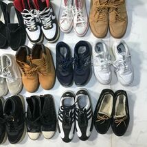 《古着卸》ブランドスニーカー*シューズ*靴20足まとめ売り*セット販売★NIKE*ADIDAS*Timberland*UGG*NEWBALANCE*VANS*他(J1257)_画像3