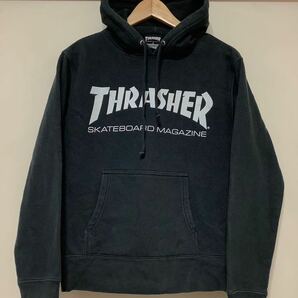 く1316 THRASHER スラッシャー ロゴプリント フーディー HOODIE スウェットパーカー S ブラック 裏起毛 プルオーバーの画像1