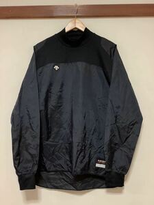 ち1349 DESCENTE FUNCTIONAL デサント ハイネック 長袖ナイロンシャツ L ブラック ロゴワッペン 長袖シャツ 野球