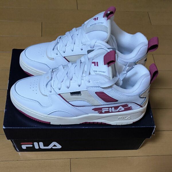 スニーカー　FILA CORDA