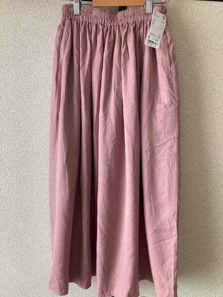 【新品タグ付き】ユニクロ　ドレープギャザーロングスカート　ピンク　Sサイズ　UNIQLO