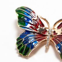 艶やかな蝶のブローチ　バタフライ　合金　エキゾチック　 新品_画像8