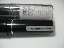 本体に　Shachihata　と表示されています