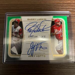 Topps 2023 DEFINITIVE dual auto green /10 BARRY Larkin JOEY VOTTO REDS