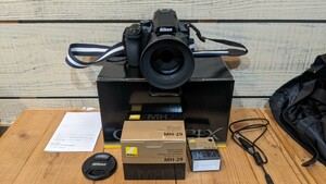 美品　Nikon COOLPIX P950 ほぼ未使用予備純正バッテリー付　純正フード　別売充電器MH-29　保証書付属