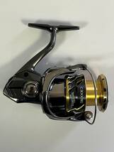 未使用品 シマノ SHIMANO 20 ツインパワー TWINPOWER C3000XG スピニングリール_画像1