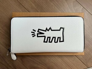 COACH キースヘリング　イヌ 　ラウンドジップ　ウォレット F87107