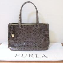 美品 FURLA フルラ ブラウン系 セミショルダー ハンドバッグ レザー クロコダイル型押し チャーム_画像1