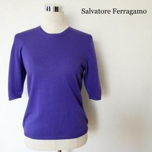 美品 Salvatore Ferragamo サルヴァトーレフェラガモ ヴァラ サイズM 紫 パープル クルーネック 五分袖 ニット セーター コットン