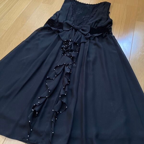 ◆試着のみ◆axes femme アクシーズファム バックビーズリボン&フリルワンピース 結婚式 パーティー お呼ばれ