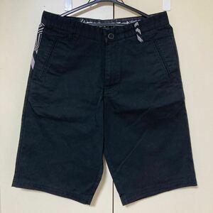 ボルコム　VOLCOM ショートパンツ　サイズ30 ハワイの正規店で購入。色はブラック。使用回数少。中古品。送料込。