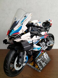 * Lego Technic 42130[BMW*M 1000 RR]