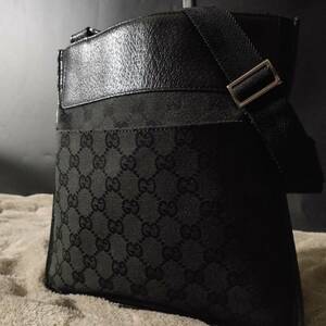 1円~【極美品】グッチ GUCCI ショルダーバッグ メンズ クロスボディ サコッシュ 斜めがけ GG 金具 プレート キャンバス レザー ブラック