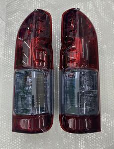 TOYOTA トヨタ　ハイエース　200系　テールランプ　KOITO　A045053　26-140　純正　左右セット　中古品