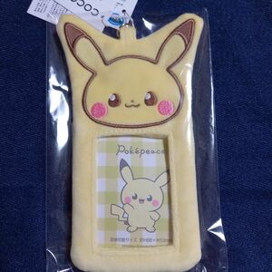 公式 ポケモン【ピカチュウ】ふわふわフォトホルダー カードケース　ポケピース