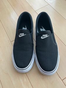 スリッポン ナイキ NIKE シューズ 23.5 黒