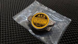 AE86用トヨタ純正ラジエターキャップ0.9kg・新品☆☆☆純正ラジエターホースご使用の場合は、純正ラジエターキャップをお奨めします