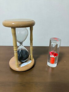 可愛い砂時計、大小セット、使用品 砂時計 アンセム インテリア 椅子 アンティーク コレクション 木製