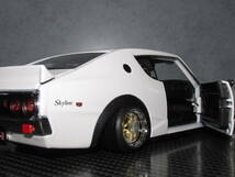 Maisto 1/24 日産スカイライン 2000GT-R (KPGC110) ケンメリ ホワイト カスタム改 ワタナベ 金_画像10