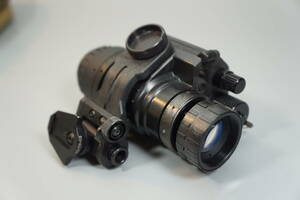 PVS-14 AN/PVS-14 OMNI8 オムニ８ 新品 (Trijicon Leupold PVS PSQ ATPIAL ptw トレポン peq15 wilcox surefire )