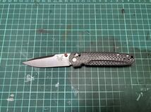 Benchmade 485 CFハンドル ナイフ 。ベンチメイド 登山 釣り キャンプ ブッシュクラフト クマ対策 護身用 狩猟 鹿狩 猪狩 熊狩 クマ_画像3