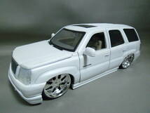 Jada 1/24 キャデラック エスカレード 2002 CADILLAC ESCARADE_画像1