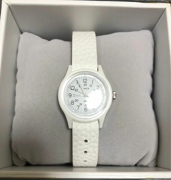 新品　TIMEX タイメックス　腕時計　ホワイト
