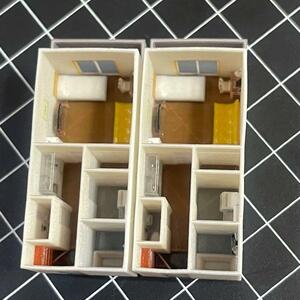ミニチュア　マンション二軒　1/200 ジオラマ　フィギュアに　1/64より小　住宅模型　建築模型　都市模型　ドールハウス　ミニジオラマ