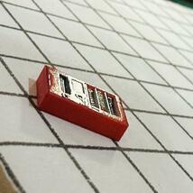 Nゲージ　缶も立体　自販機　赤　ミニチュア　フィギュアに　1/64より小　鉄道模型　ジオラマ　レイアウト　ミニチュアイメージ_画像6