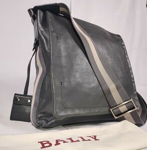 【美品 稀少カラー】BALLY バリー ショルダーバッグ メッセンジャートレインスポッティング A4可 レザー 本革 斜め掛け 肩掛け グレー 