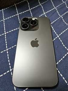Apple 国内版 【SIMフリー】 iPhone 15 Pro 256GB ブラックチタニウム MTUC3J/A　中古品　保証24/12/26迄　ケース付