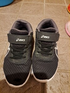 アシックス　asics　23センチ　女の子　小学生　靴　スニーカー　シューズ　女児