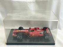 ドイツレベル 1/24 フェラーリ F2007 キミ・ライコネン 完成品_画像10