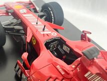 ドイツレベル 1/24 フェラーリ F2007 キミ・ライコネン 完成品_画像9