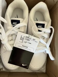 新品　子供用　NIKEスニーカー　12㎝　白　学校用　入学式　