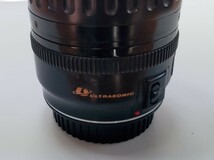 中古☆CANON キャノン ZOOM LENS EF 35-135mm 1:4-5.6 レンズ 前後 キャップ 保護フィルター 付き/一眼レフ カメラ 用 MADE IN JAPAN_画像3