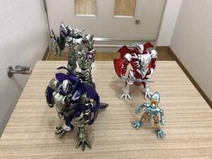 美品！中古！ダイノゾーン　ダイノティラノ！シャドーティラノ！ソードザウルス！ギガノドラゴン！