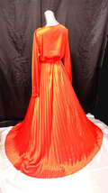 光沢 サテン ナイロン つるつる カラー プリーツ ドレス 大きいサイズ オレンジ_画像2