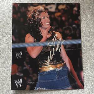 WWE*Divame Lee na* Perez autograph sa Info to