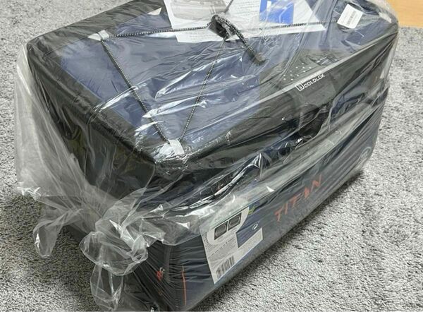 【残り1点】新品　タイタン　クーラーボックス　Deep Freeze 25L 48カン　青