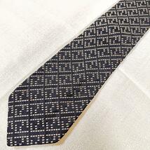 希少デザイン　フェンディズッカ柄刺繍ネクタイシルク100% イタリア製　ブラック_画像7