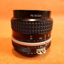 c240 Nikon カメラレンズ NIKKOR 24mm 1:2.8 マニュアルフォーカス 一眼レフ用 寸法：約直径5.3㎝×長さ6.5㎝/60_画像2